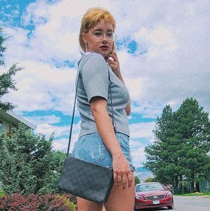 Meet your Posher, Clara